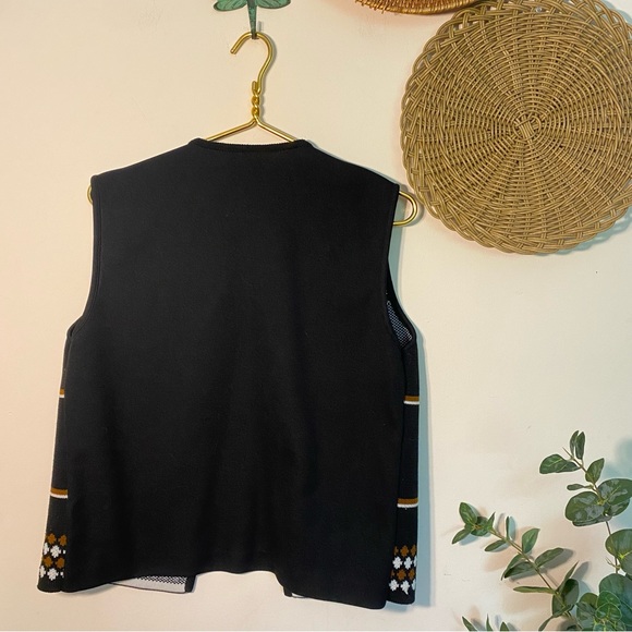 Southwestern Boho Knit Vest - Picture 3 of 5